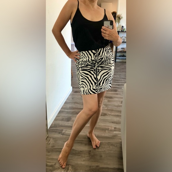 Black White Zebra Print Velvet Mini Skirt Vintage Georgiou Studio Size XS 2 - Picture 3 of 6